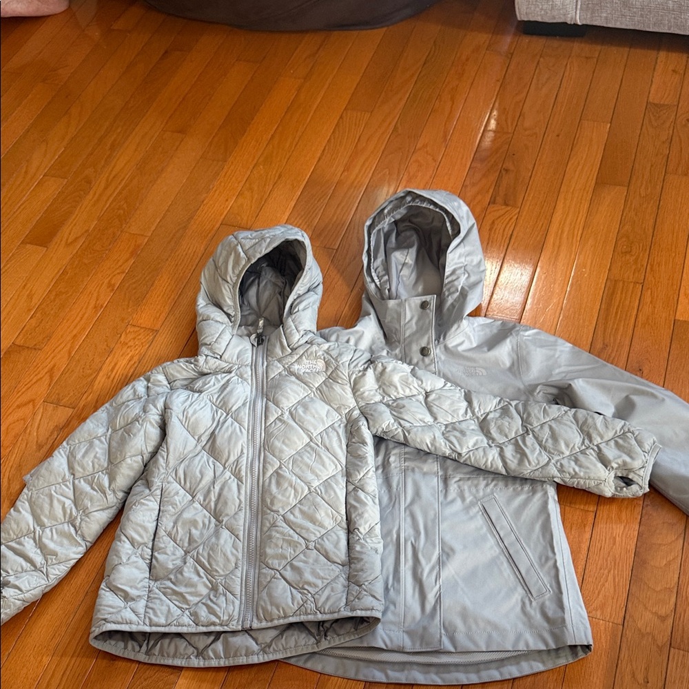 The North Face Kids Jackets in Light Gray